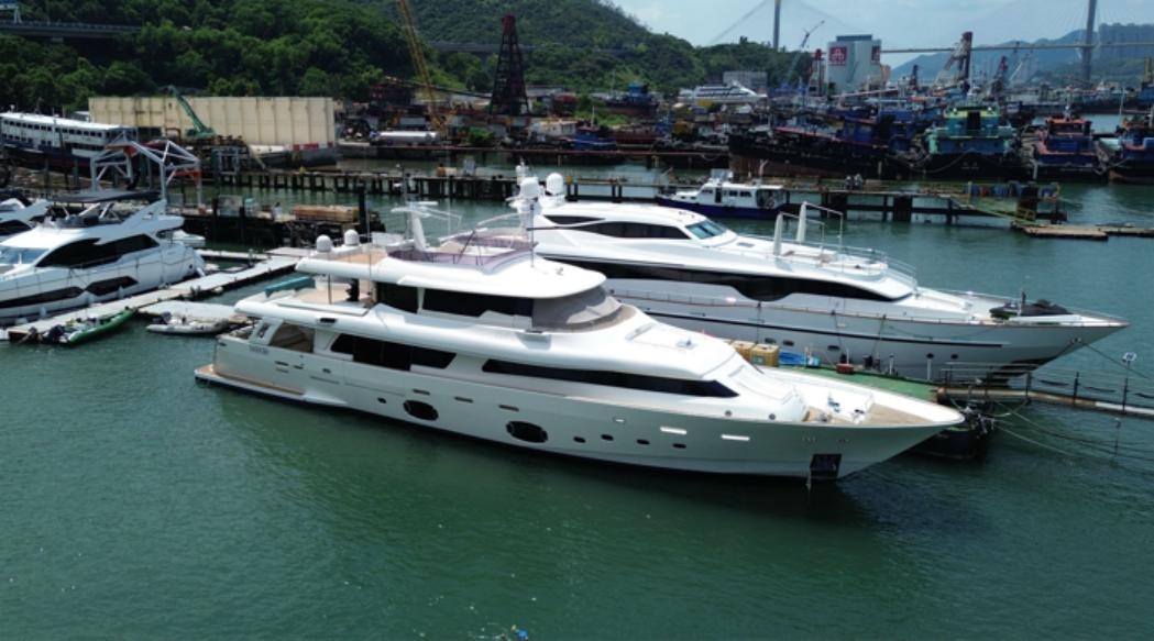图2_第1页_2014 Custom Line Navetta 33(4).jpg