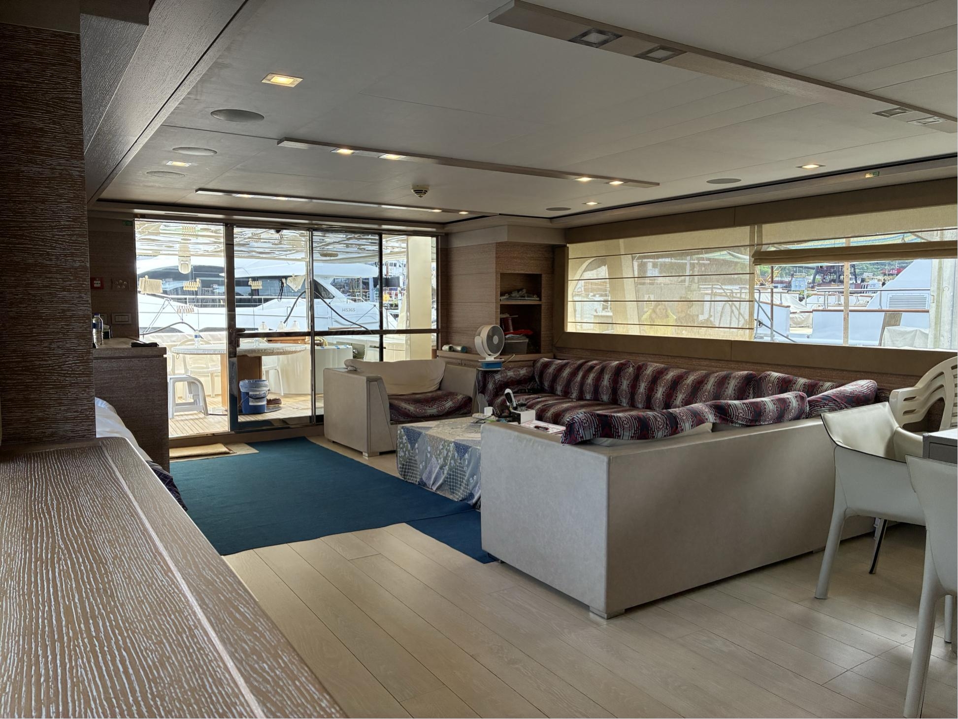 图8_第4页_2014 Custom Line Navetta 33(4).jpg