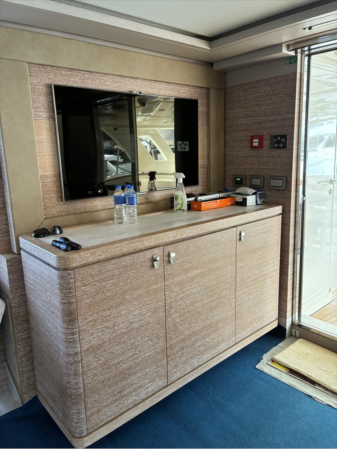 图11_第6页_2014 Custom Line Navetta 33(4).jpg