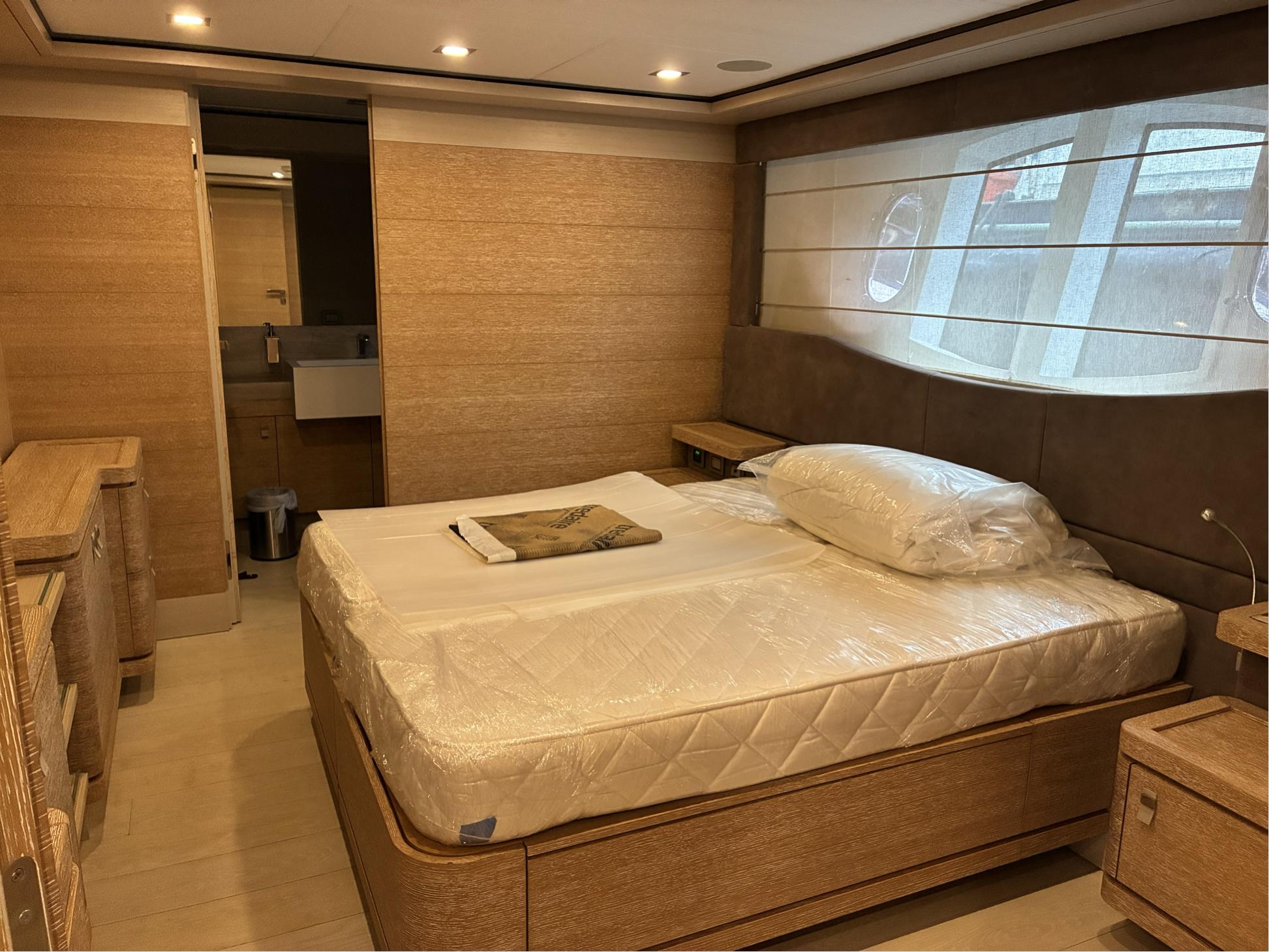 图14_第8页_2014 Custom Line Navetta 33(4).jpg