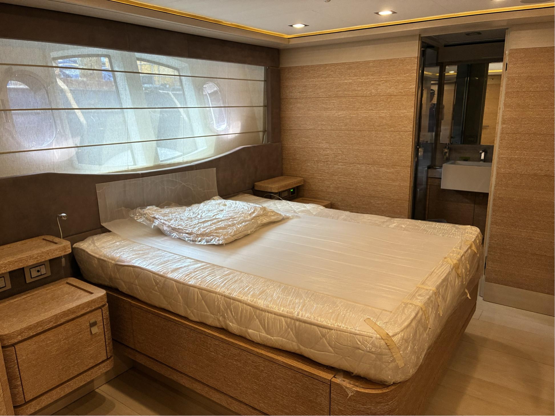 图15_第9页_2014 Custom Line Navetta 33(4).jpg