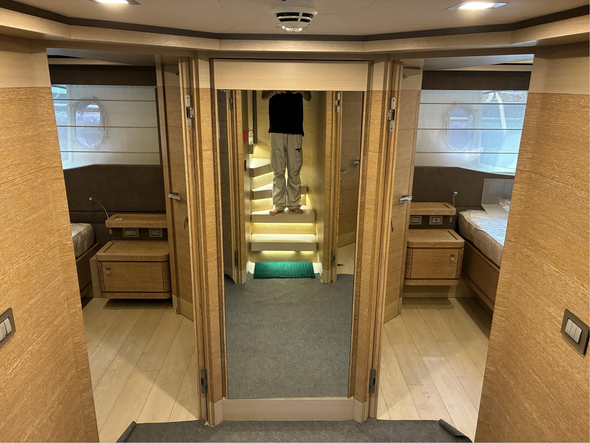 图16_第10页_2014 Custom Line Navetta 33(4).jpg